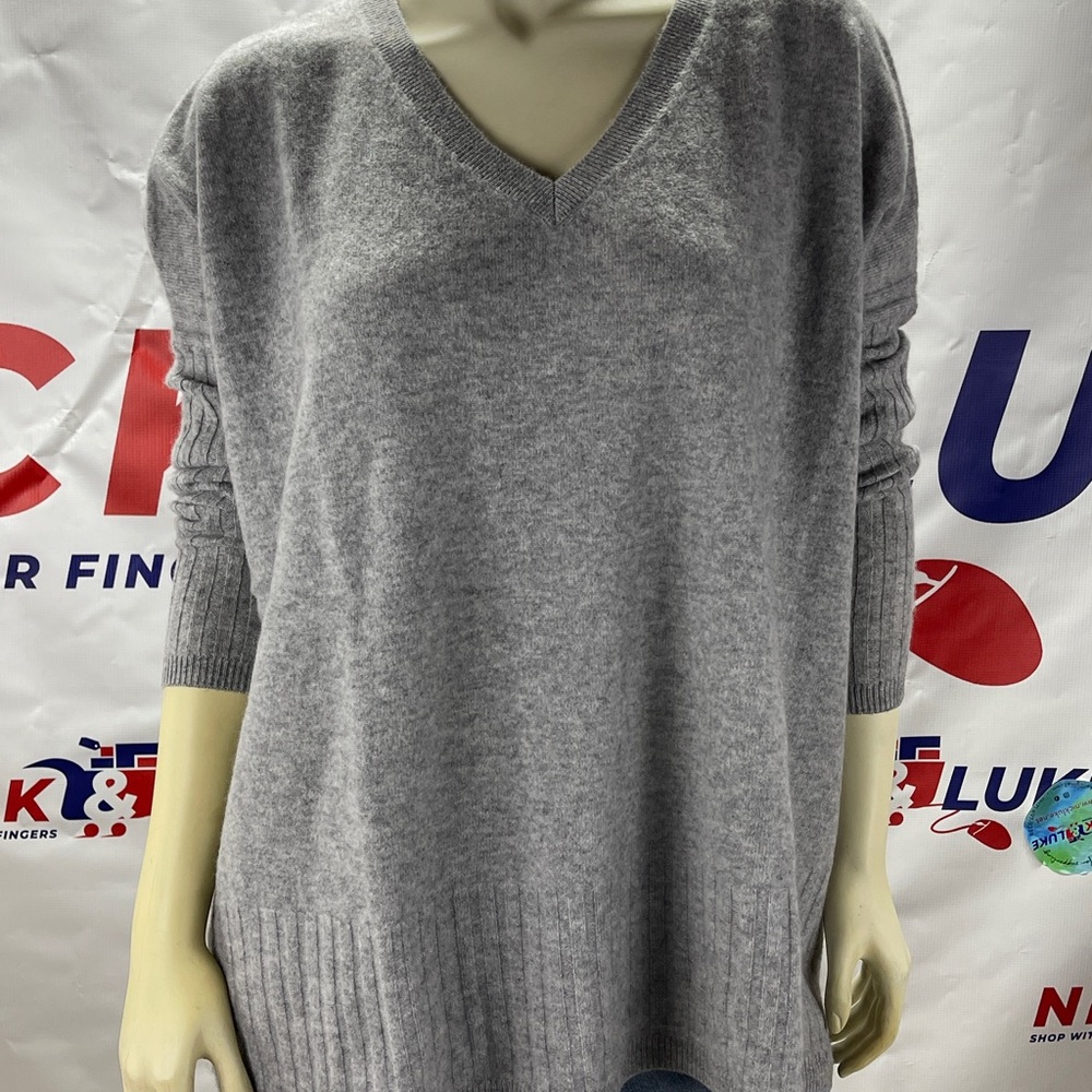 Women V-neck sweater from Naadam - “Soft Collection” 100% Mongolian cashmere. - Picture 2 of 6